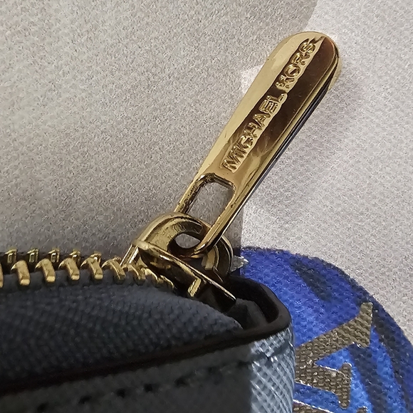 NWT Michael Kors wallet - Picture 4 of 10